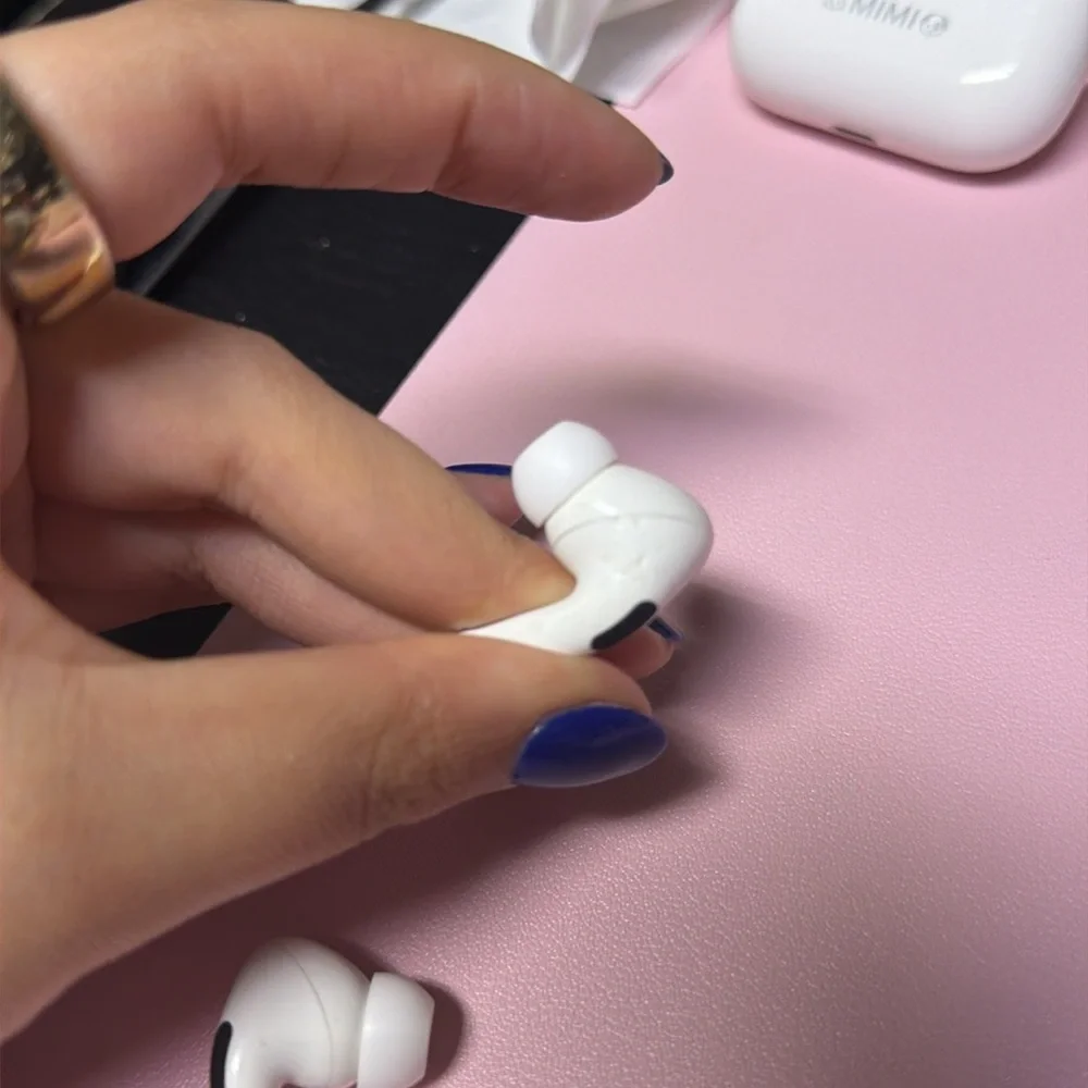 Apple Gen 1 AirPod pros - used.